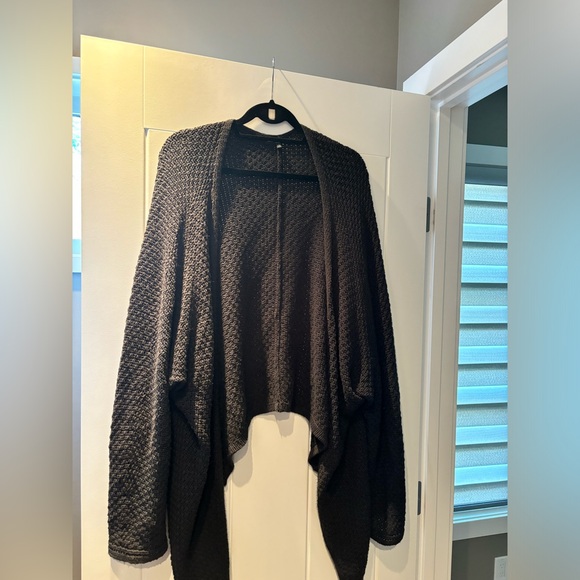 Brandy Melville Cardigan - Picture 1 of 2